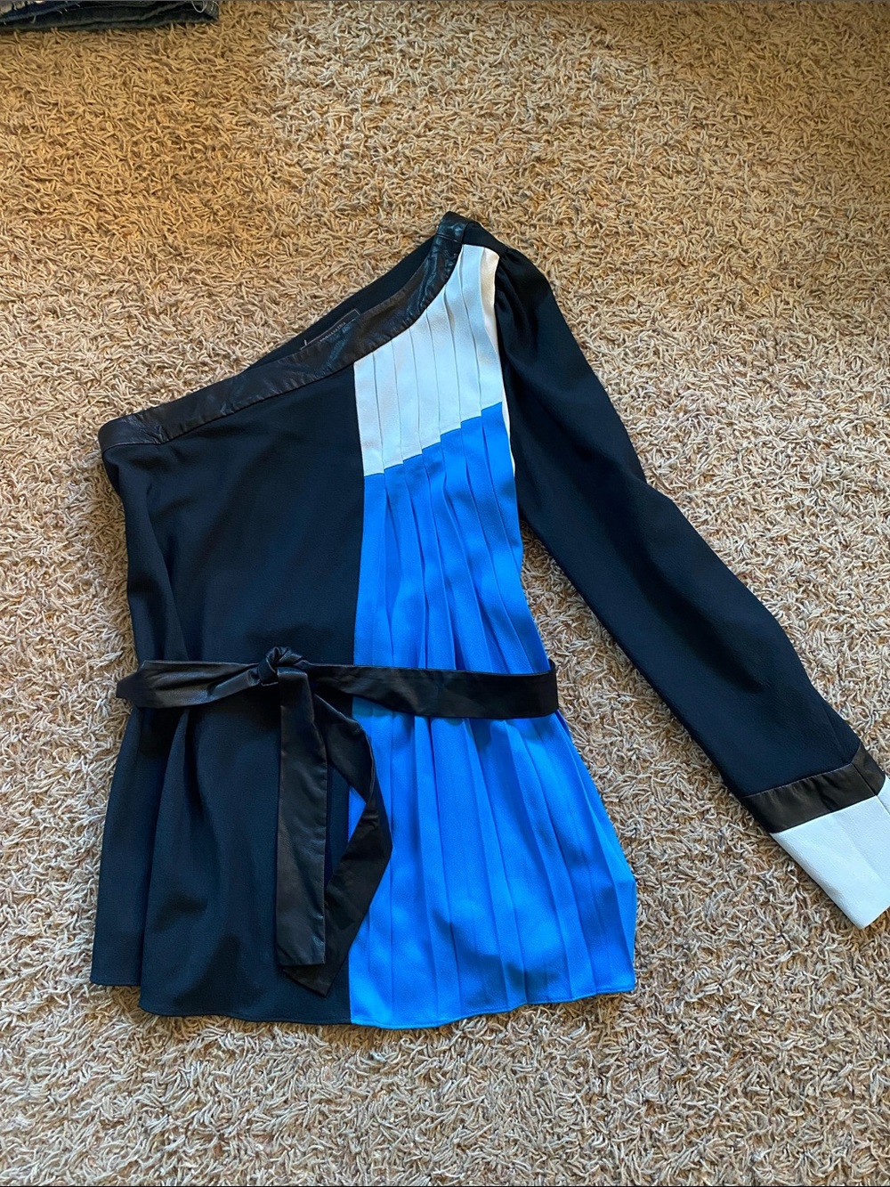 BCBGMaxAzria Black, Blue and White One-Shoulder Pleated Tunic
